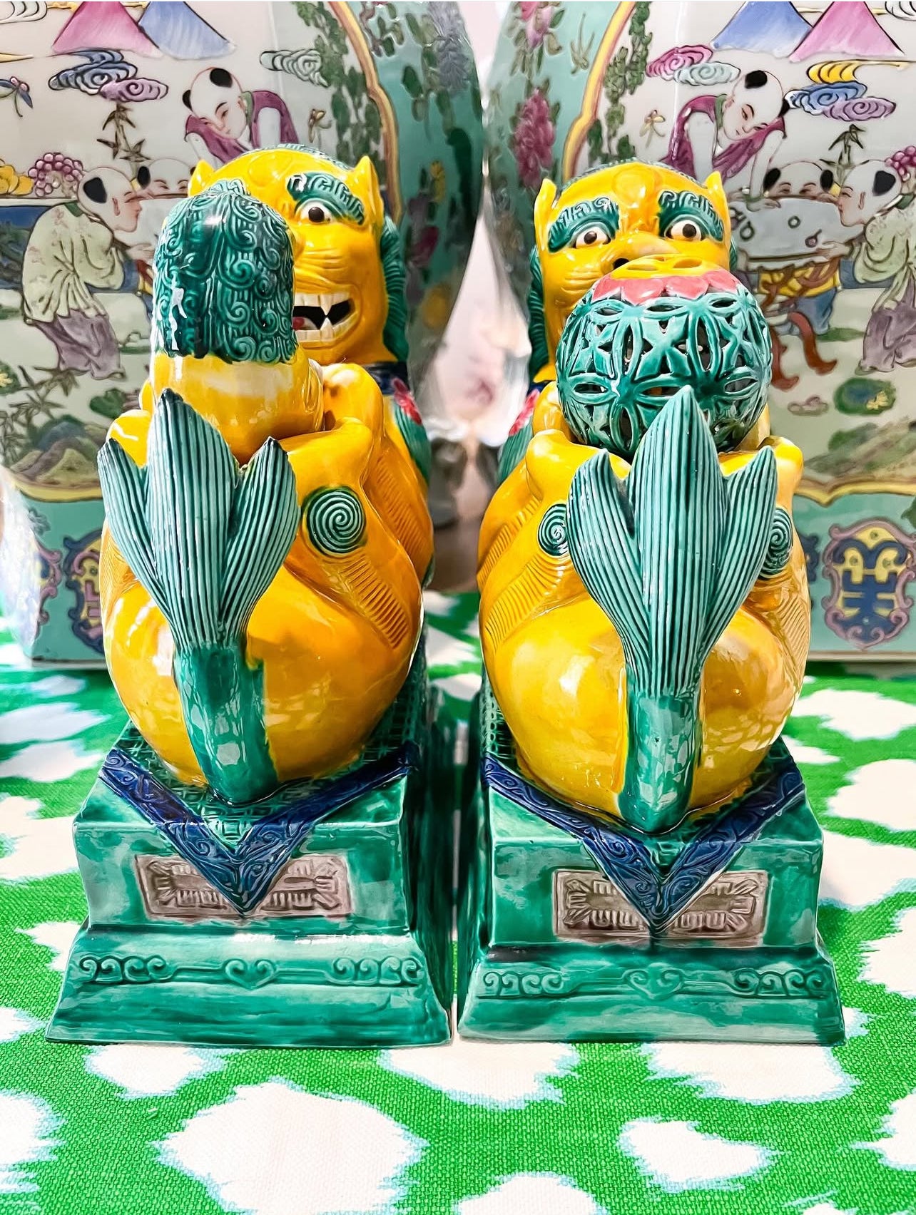 Foo dogs