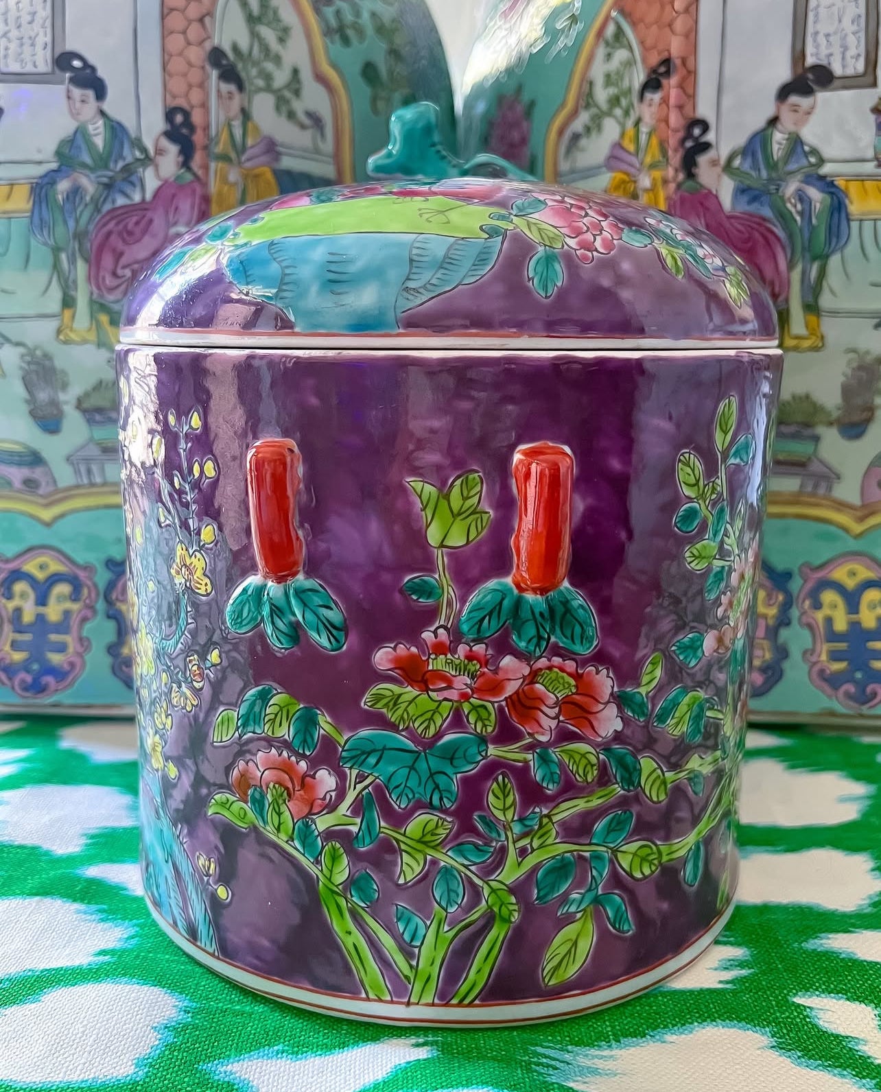 Vintage chinoiserie biscuit jar