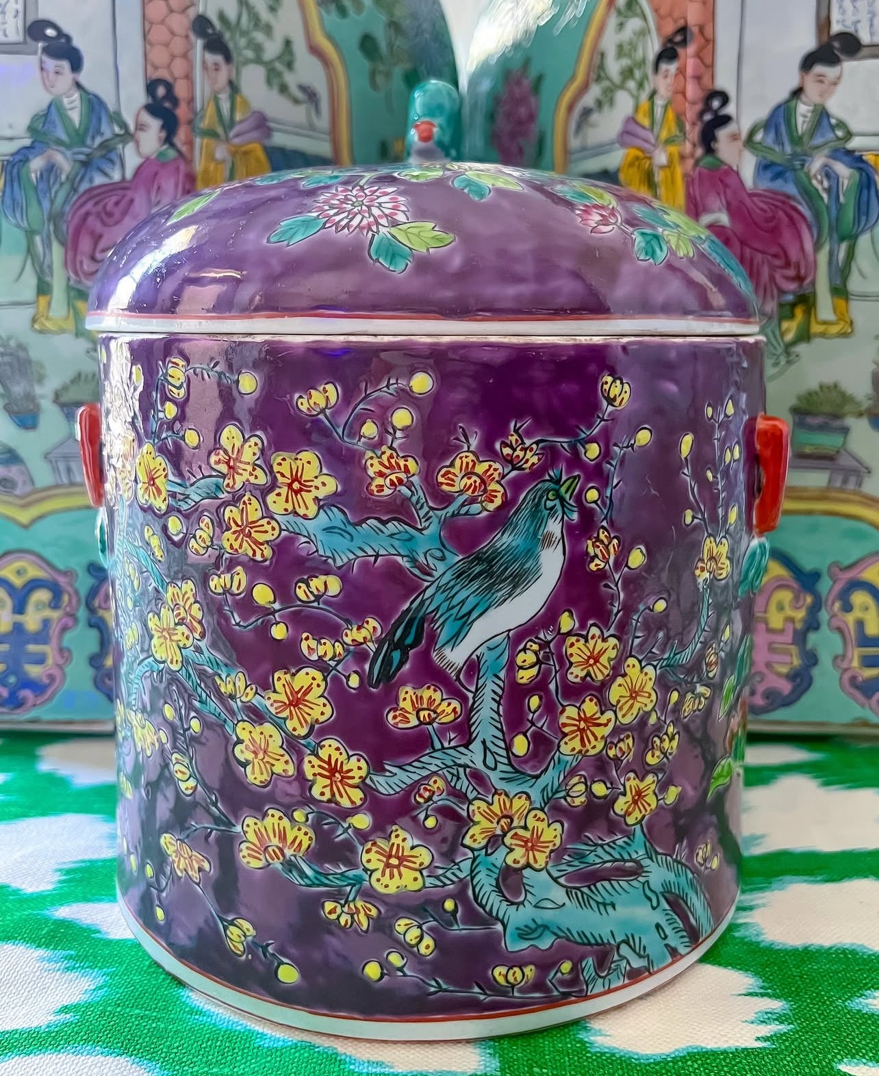Vintage chinoiserie biscuit jar