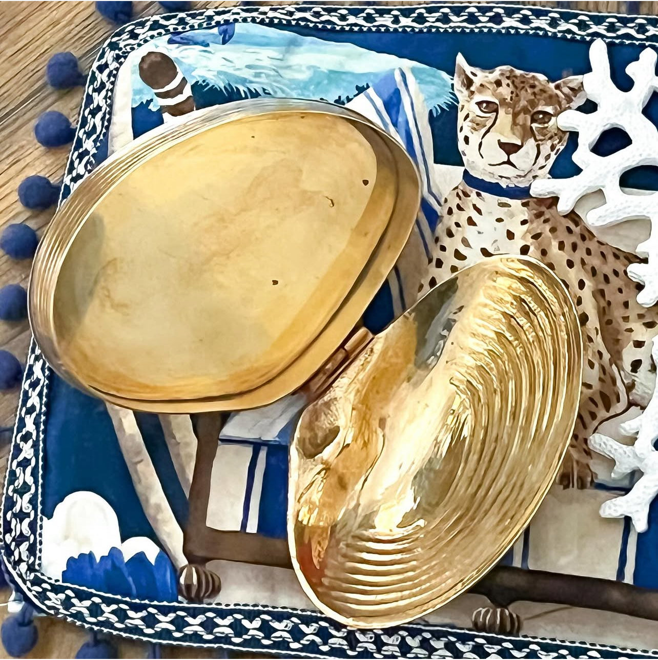 Vintage brass shell trinket box