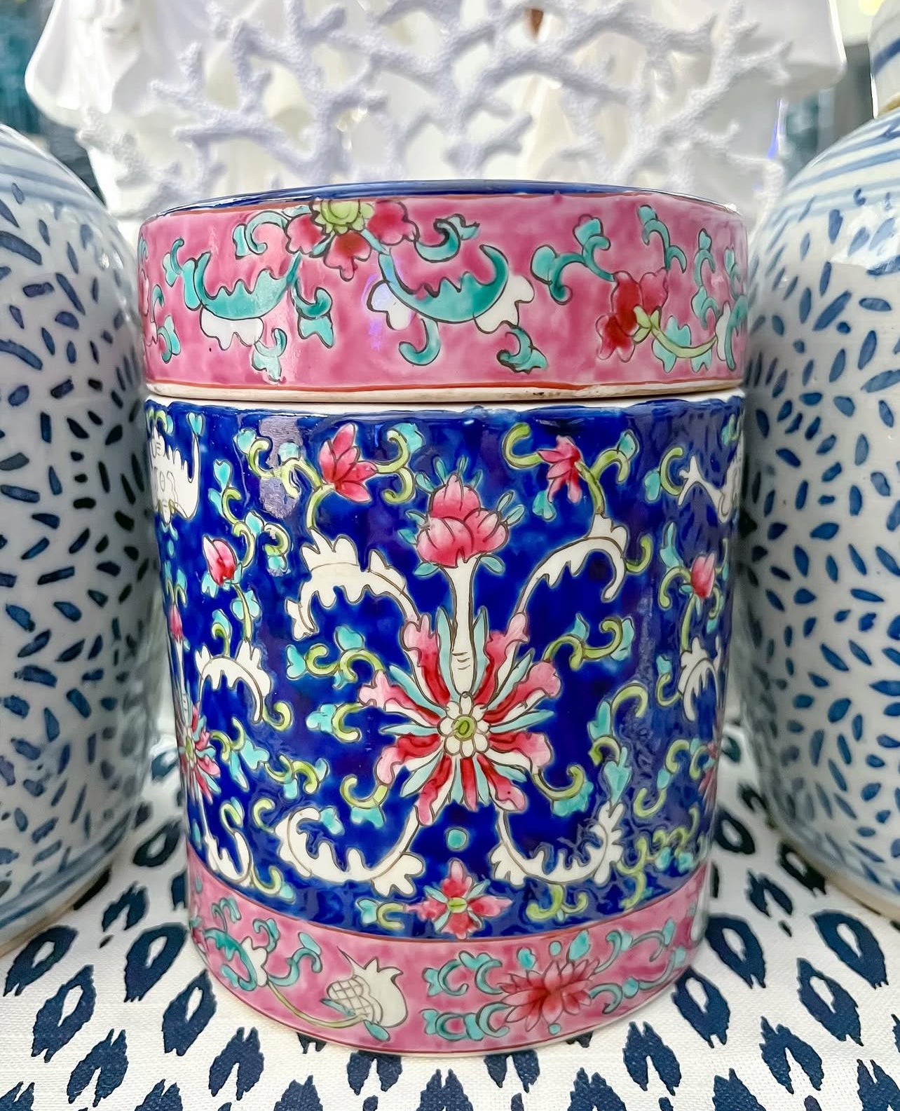 Chinoiserie tea canister