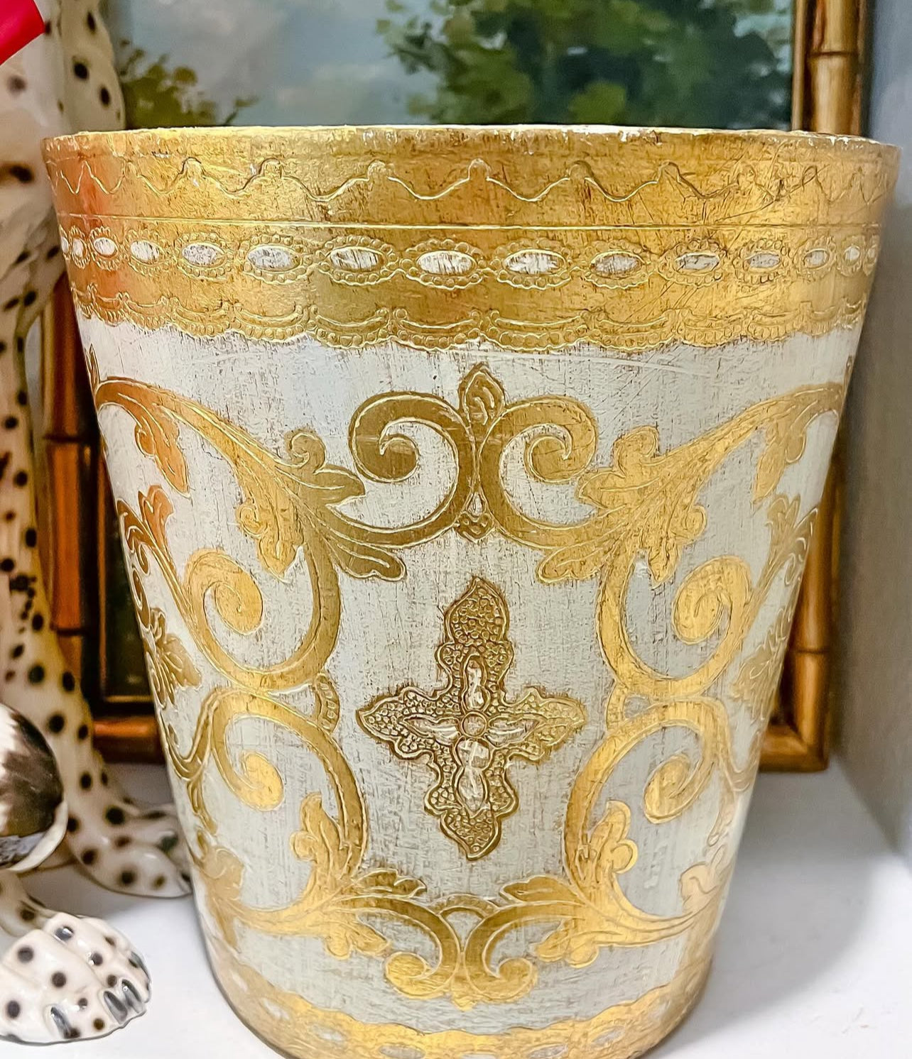 Florentine waste basket