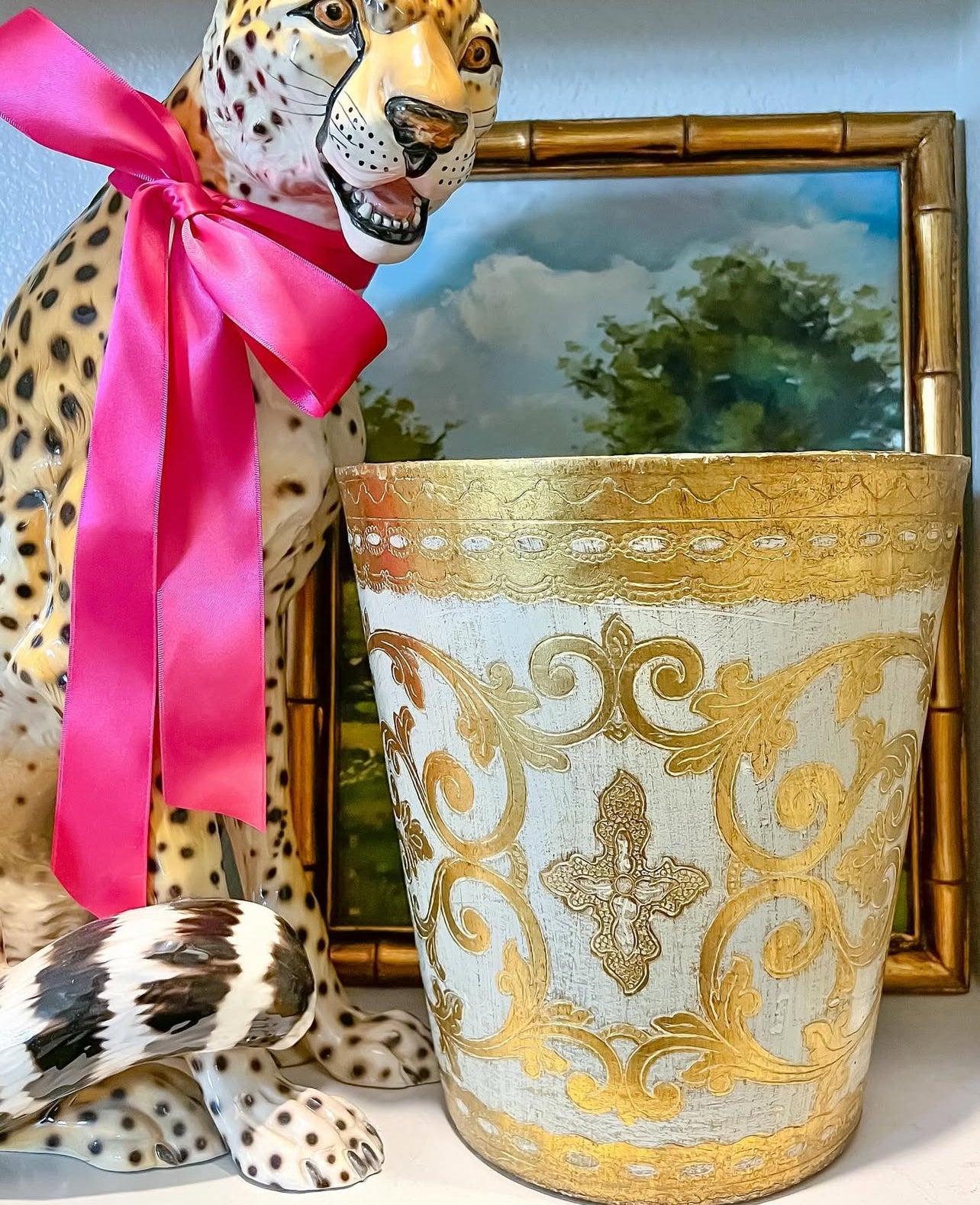 Florentine waste basket