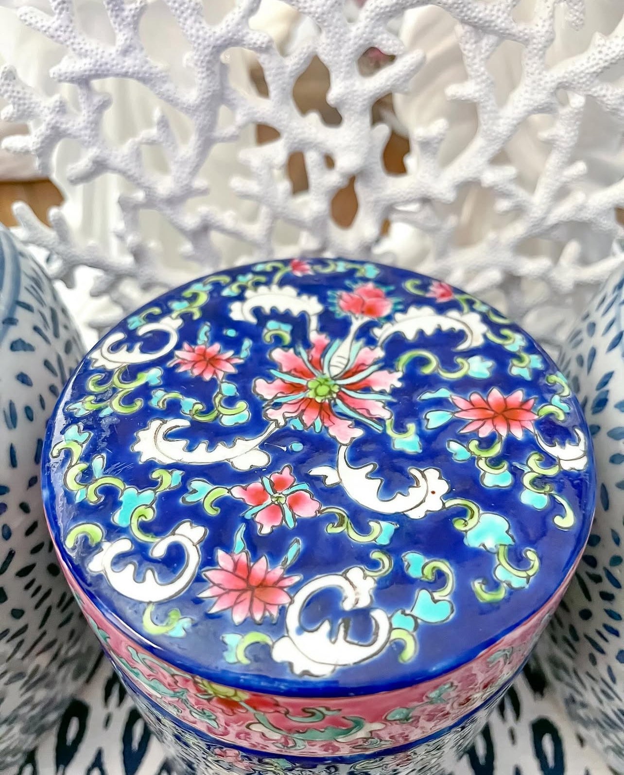 Chinoiserie tea canister