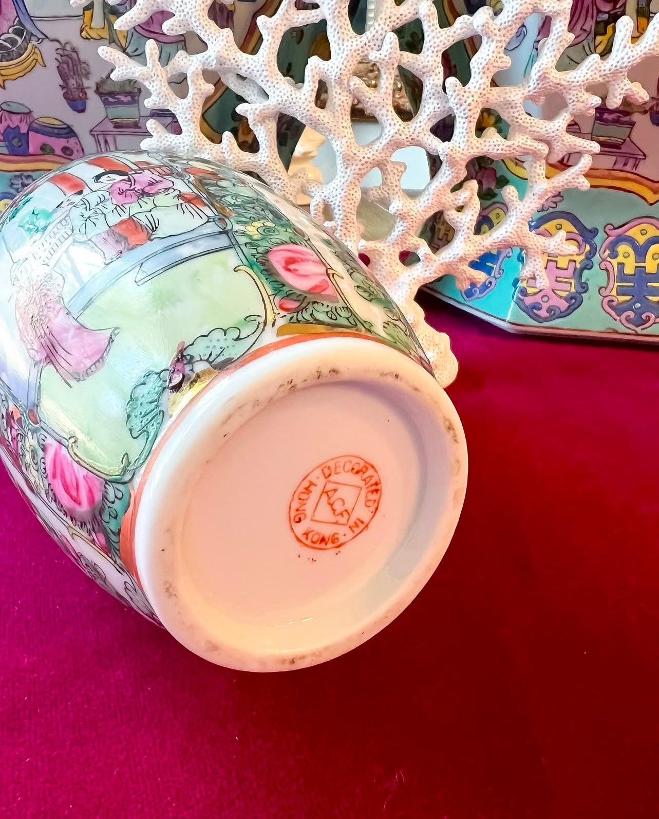 Vintage famille rose vase